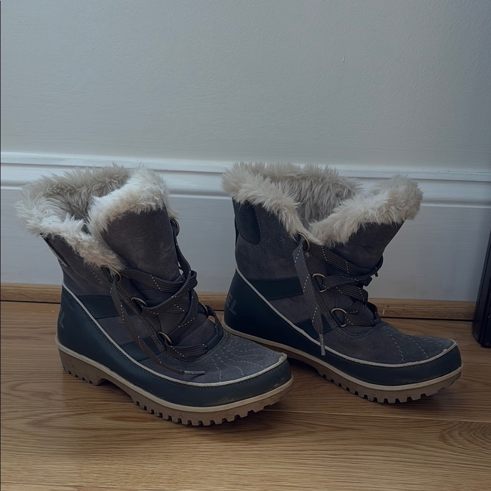 Sorel Tovoli II Women's Winter Boots in Quarry / Gray size 7.5